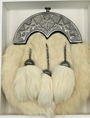 Atemberaubendes BIG Thistle Cantle Kleid Sporran in weiß Kaninchen mit kostenlosen Ketten - £79