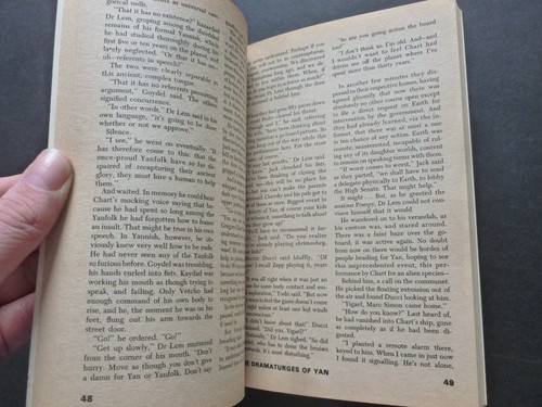 FANTASTIC STORIES Vol. 21 No. 2, December 1971 – John Brunner - Picture 7 of 9