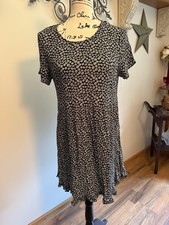 Women’s Forever 21 Black Floral Dress Size Medium