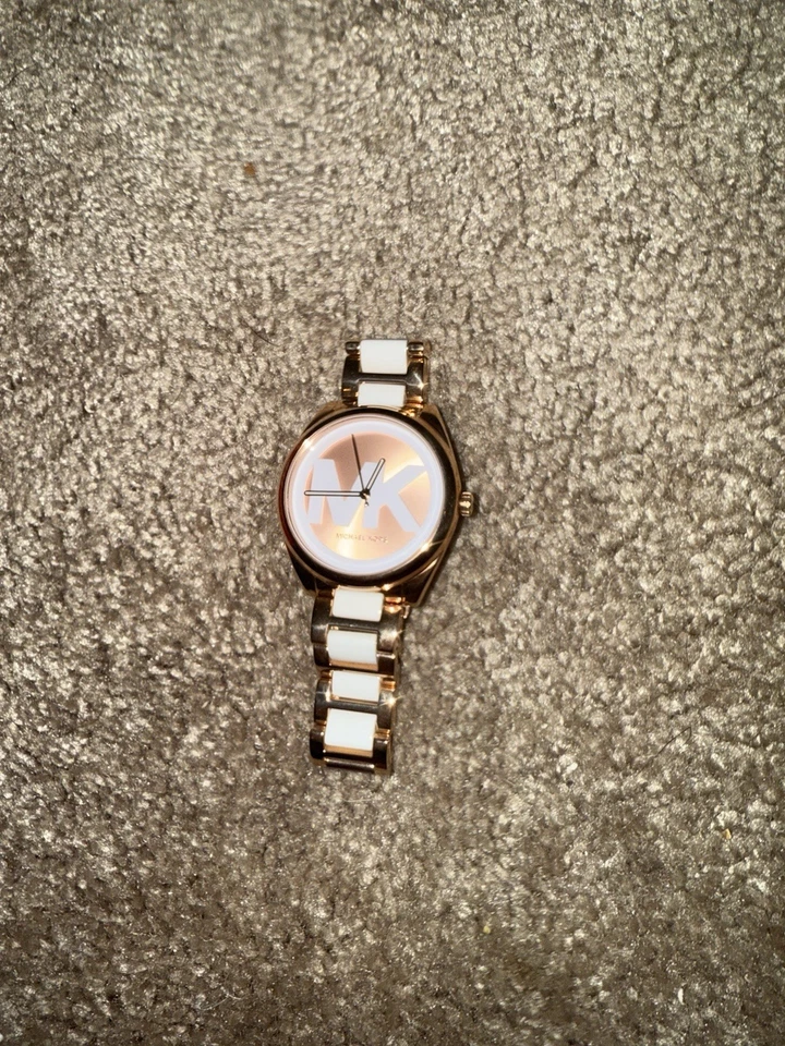 Reloj Michael Kors Janelle 3 manecillas esfera oro rosa dos tonos correa acero MK7134 Foto 2 de 4