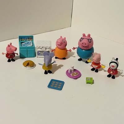 Peppa Pig Figure & Kitchen Accessories Lot Stove Sink Pie Cookies Figures 