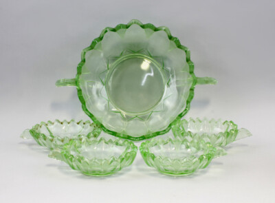 9135248  Hellgrüne Dessertgarnitur Art déco um 1930 Dbis24cm