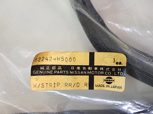 Vintage Nissan Safari Driver Side Rear Door Window Weather Strip 82242-H5000 - Picture 4 of 4
