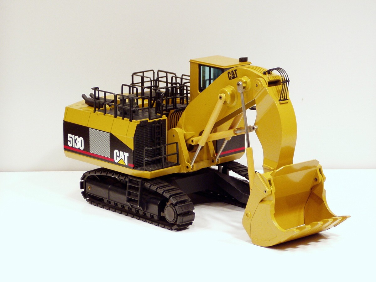Caterpillar 5130 Shovel - 