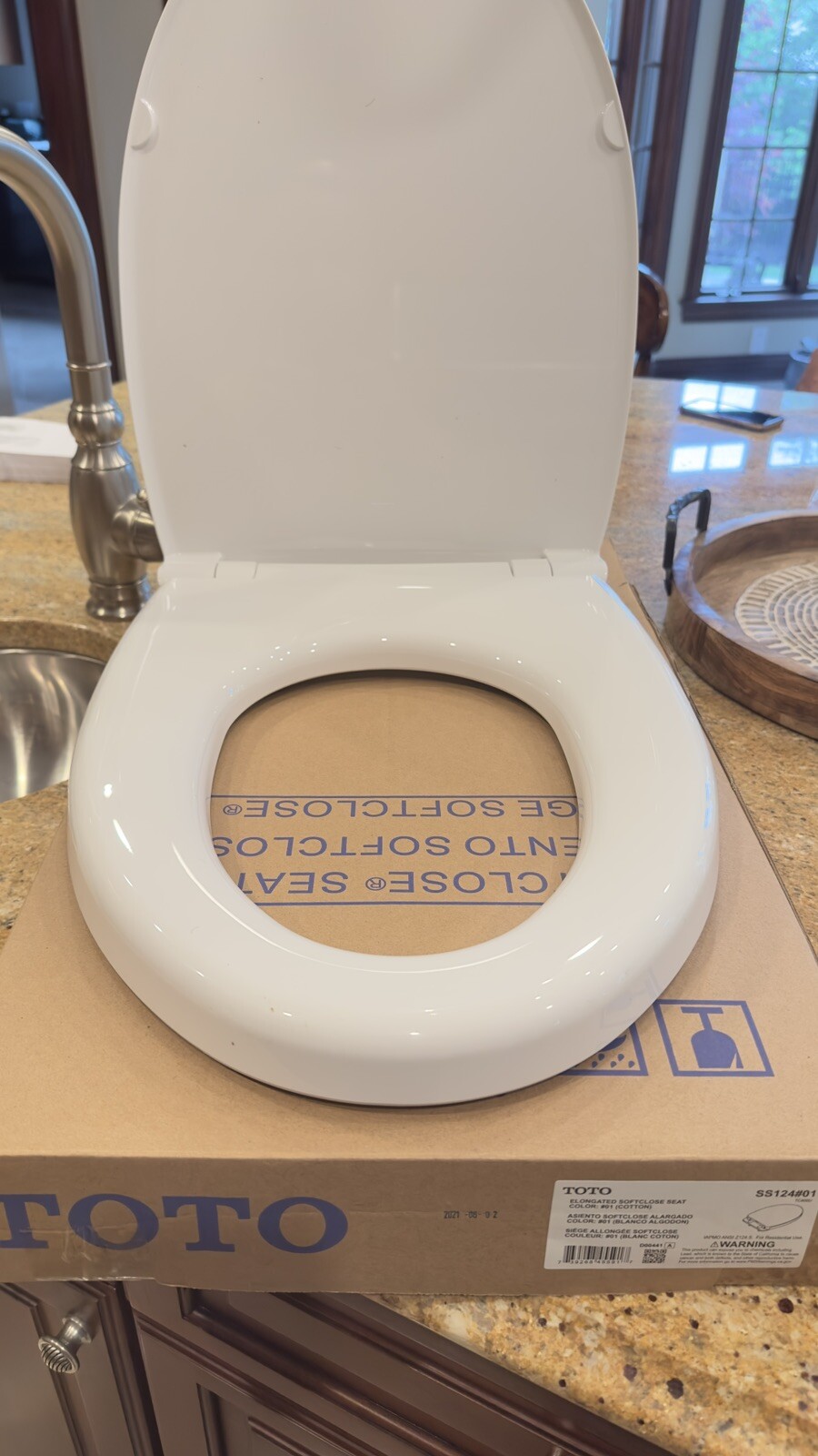 TOTO SS12401 SoftClose Elongated Toilet Seat White 739268455917 eBay