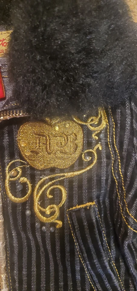 Chaqueta Bomber Niñas Parte Inferior de Manzana Y2K Negra Dorada Rayas Cuello de Piel Sintética Logo Talla 4 Foto 4 de 4