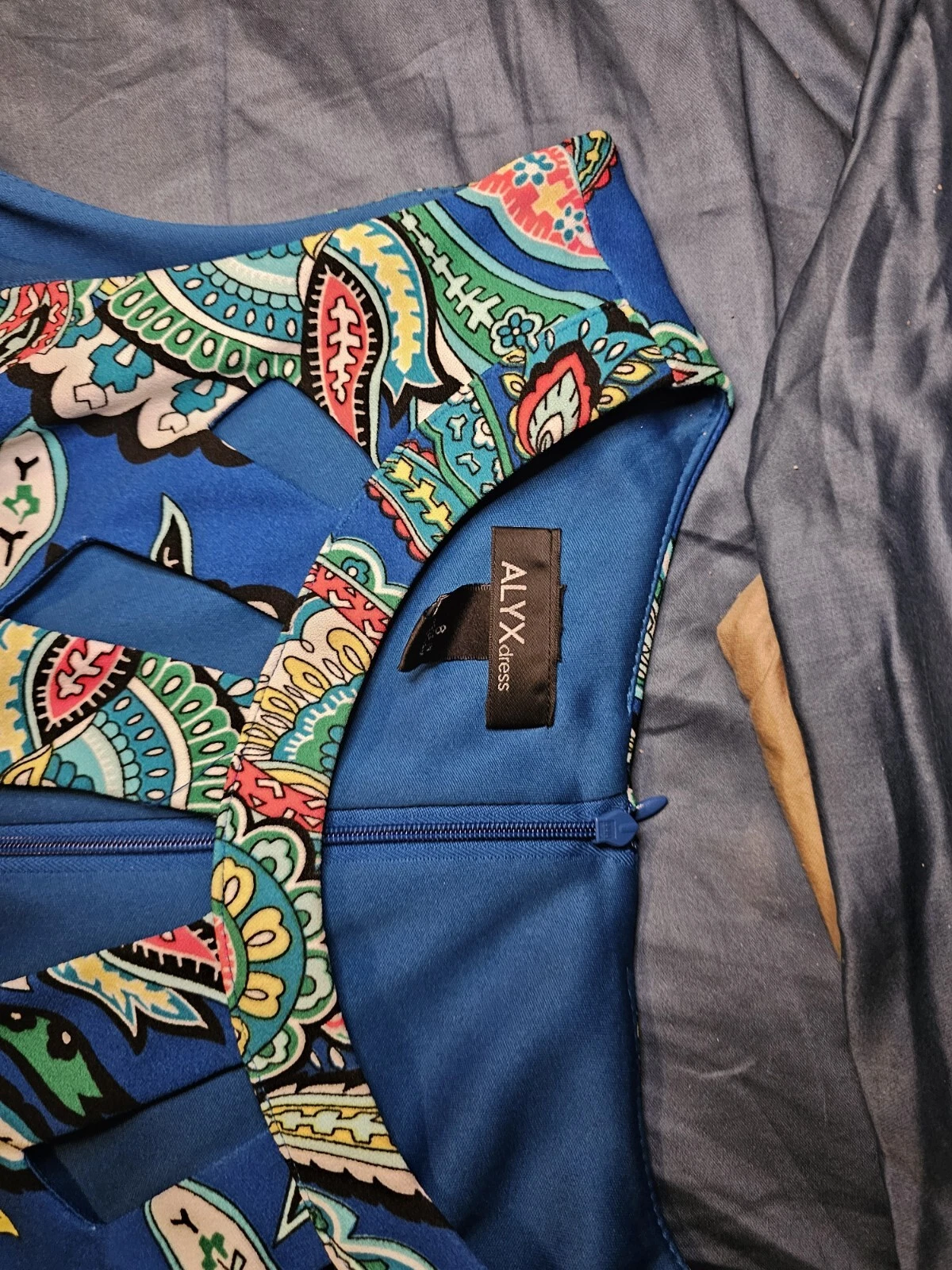 Abito estivo Alyx taglia 8 blu brillante Paisley colorato senza maniche