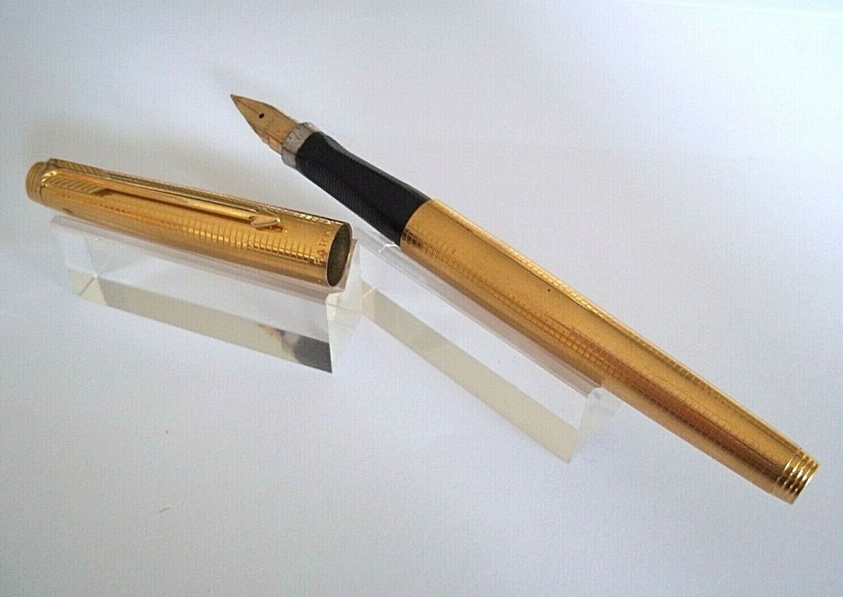 Beautiful and rare fountain pen Parker 75 14 K G.F made in Beautiful and rare fountain pen Parker 75 14 K G.F made in