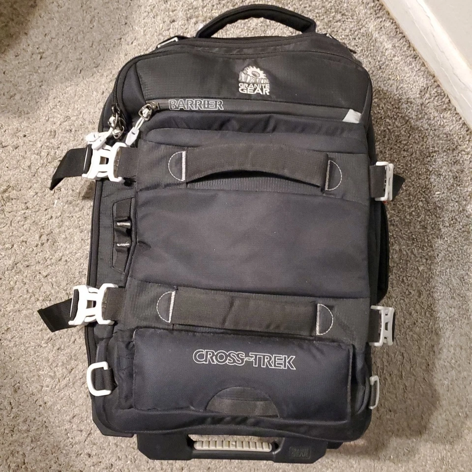 Maleta con ruedas Granite Gear Cross Trek Barrier excelente apenas usada 22" X 15" Foto 3 de 4