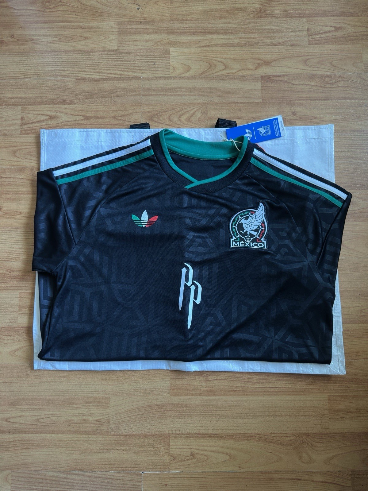 Size L - adidas Mexico 2026 World Cup Fan Jersey Peso Pluma **SHIPS TODAY**