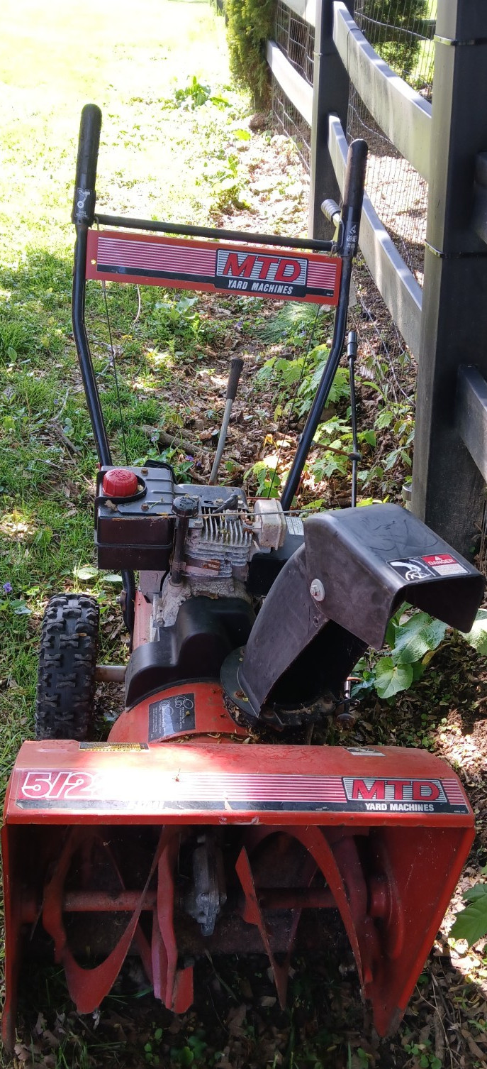 MTD Yard Machines 5/22 Two-Stage Gas Snow Blower, 22in Clearing Width, Red/Black