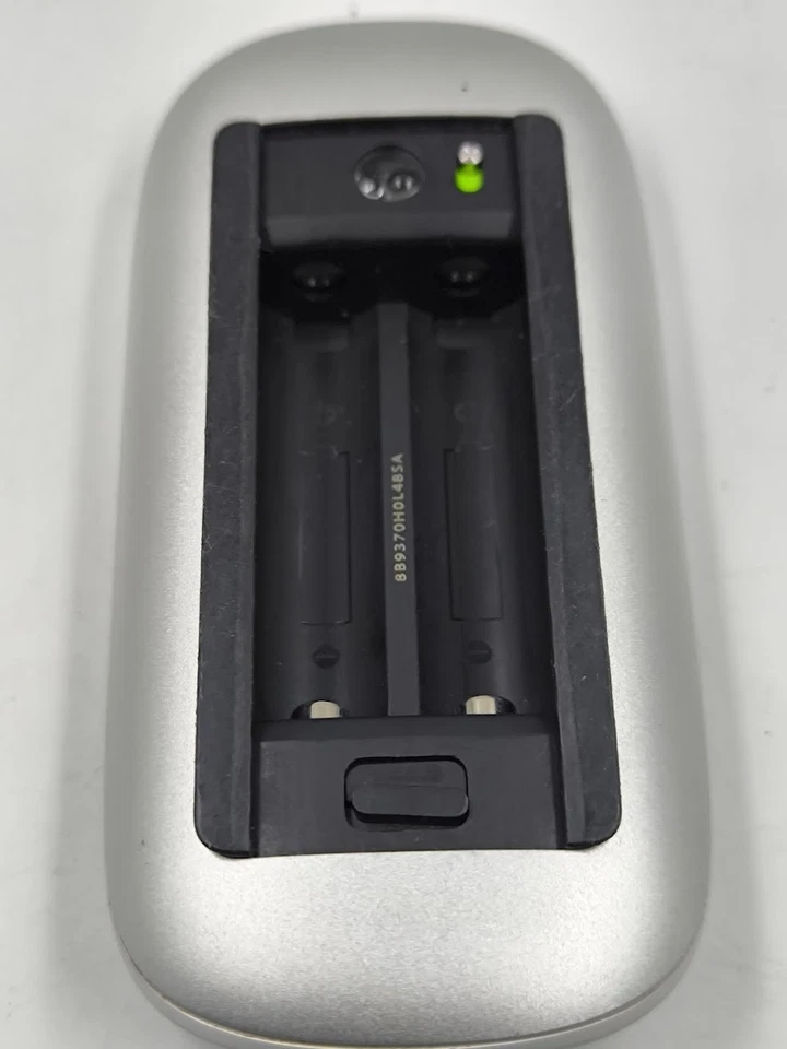 Apple Wireless Magic Mouse A1296 - Funktionierend, Ohne Batteriefachdeckel - Bild 2 von 4