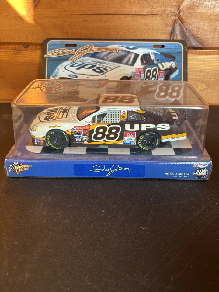 Dale Jarrett #88 UPS NASCAR Lot-1:24 & 1:64 Diecast Cars+Figure-Winners Circle - Image 4 of 4