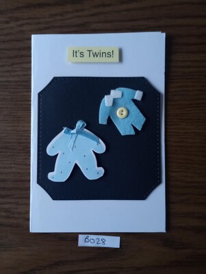 B028 Handgefertigte Personalisierte Neue Babykarte Junge Mädchen Zwillinge Baby wächst Weste 6x4''