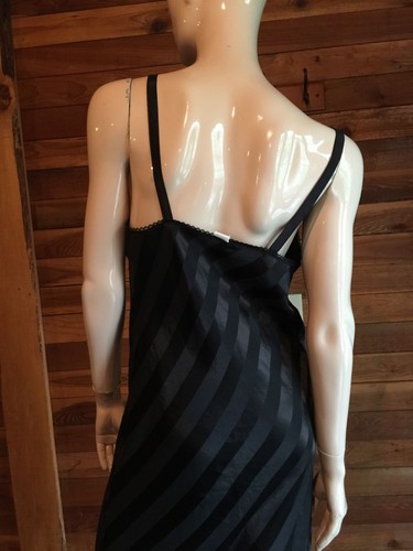 VINTAGE BODY CHIC BLACK SATIN SIZE MEDIUM NIGHTGOWN #15079 - Picture 7 of 8