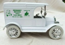 ERTL 1917 Ford Model T Van Die Cast Coin Bank With Key Hershey Region AACA 1988