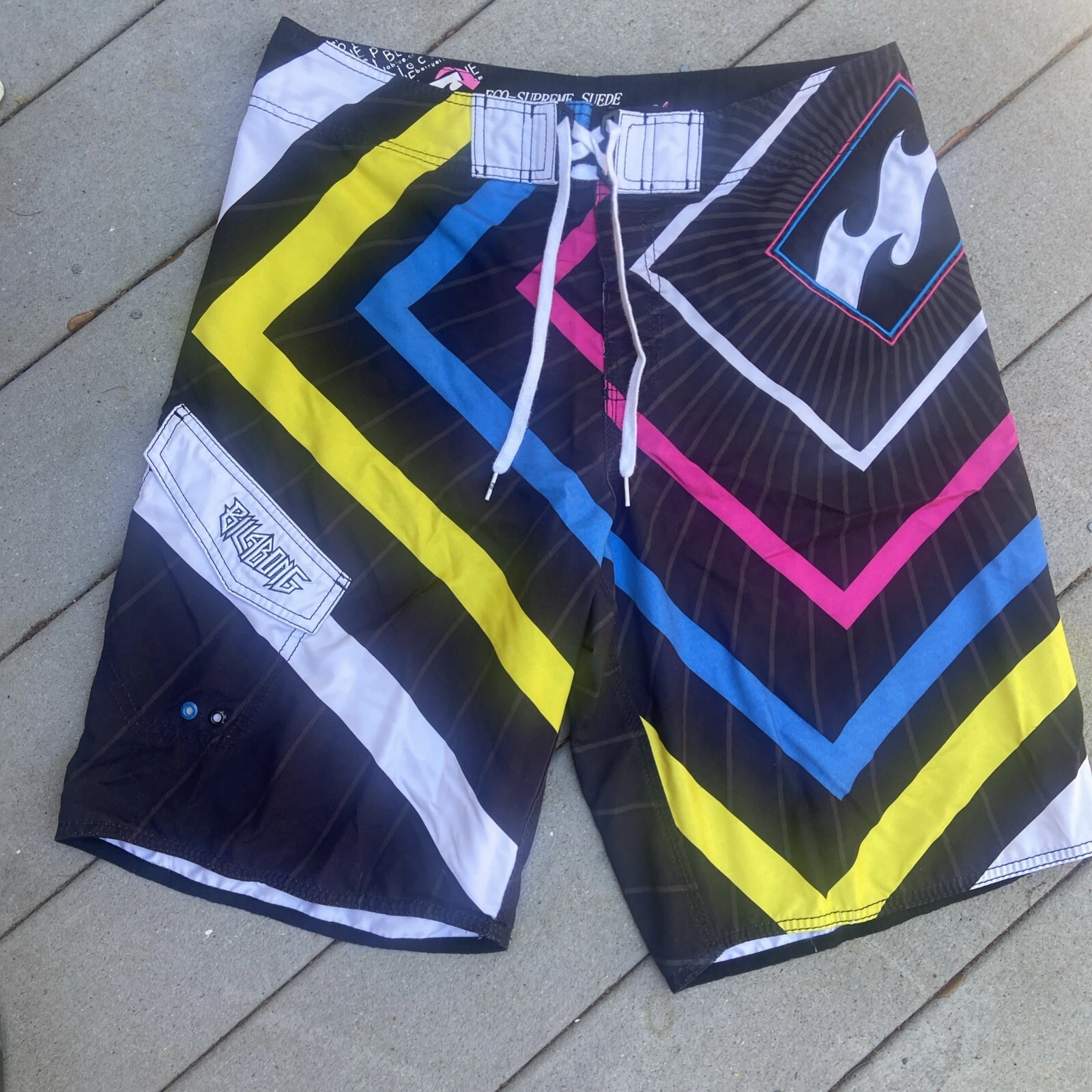 Short de bain vintage Billabong Eco Supreme en daim taille 34 noir graphique rose bleu