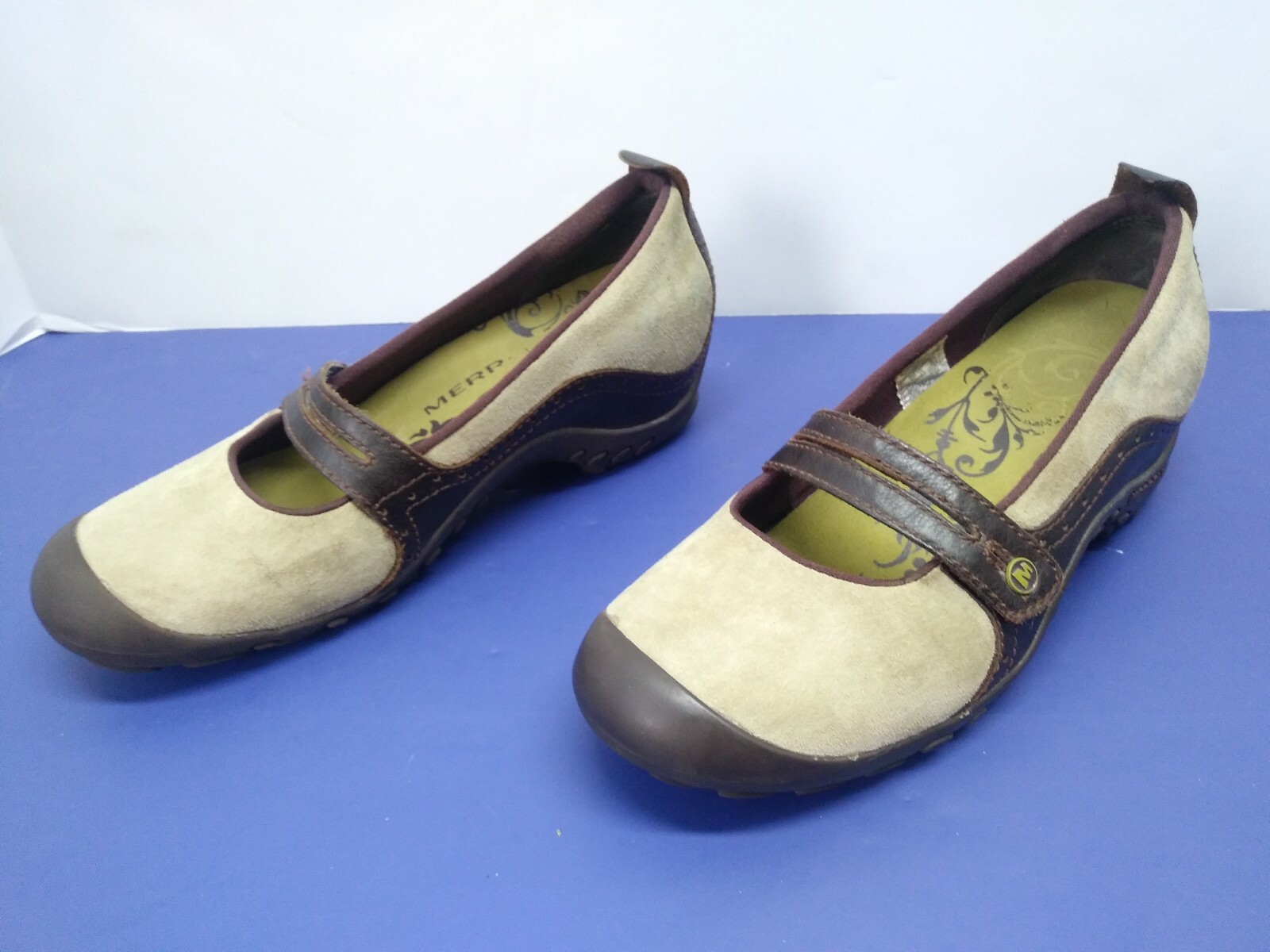 Ballerine Merrell taglia 8 Mary Jane beige scamosciate e pelle marrone fascia plaza J46404