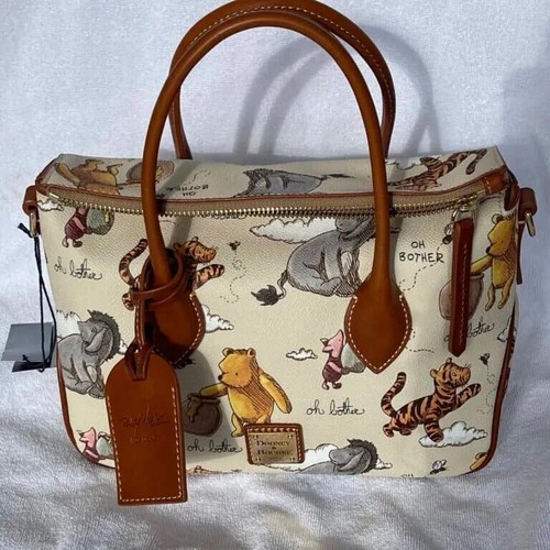 New 2020 Disney Dooney & Bourke “WINNIE THE POOH” Classic Winnie the Pooh - Picture 3 of 7