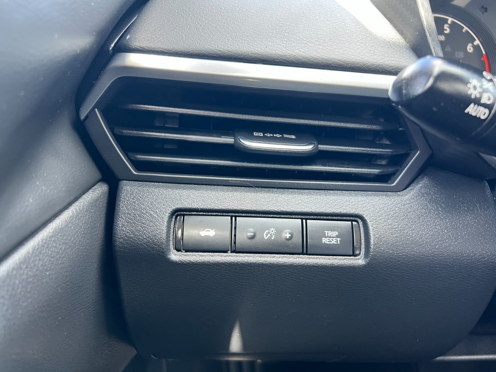 Nissan Altima - Image 22