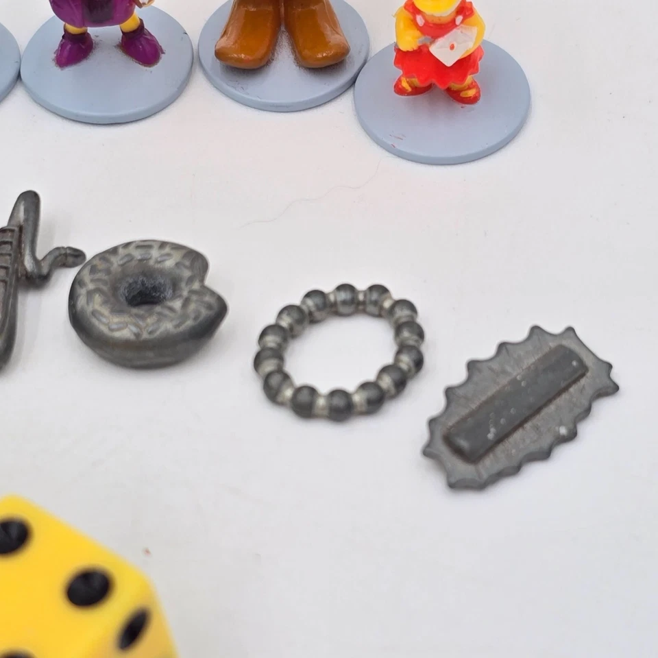 The Simpsons Clue Board Game Replacement Pieces 2nd Ed Dice Weapons Figurines - Image 4 of 4