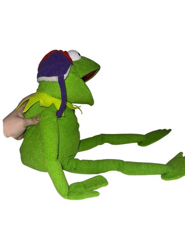 De colección 25" Kermit La Rana Peluche Macy's Jim Henson's Muppets Con Sombrero de Invierno - Imagen 8 de 8