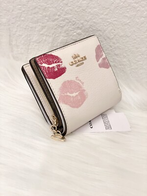 COACH Snap Wallet With Lips Print 財布 CZ951 NWT Snap Wallet Pebbled Leather With Lips Print CZ951