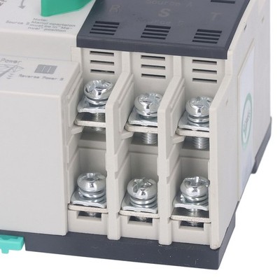 AC220V Dual Power Auto Transfer Switch 3P Millisecond Switching PV To Mains Mini