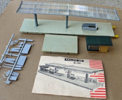 FALLER HO # B-181 Station Platform Missing Parts & B-184 Platform seems Complete