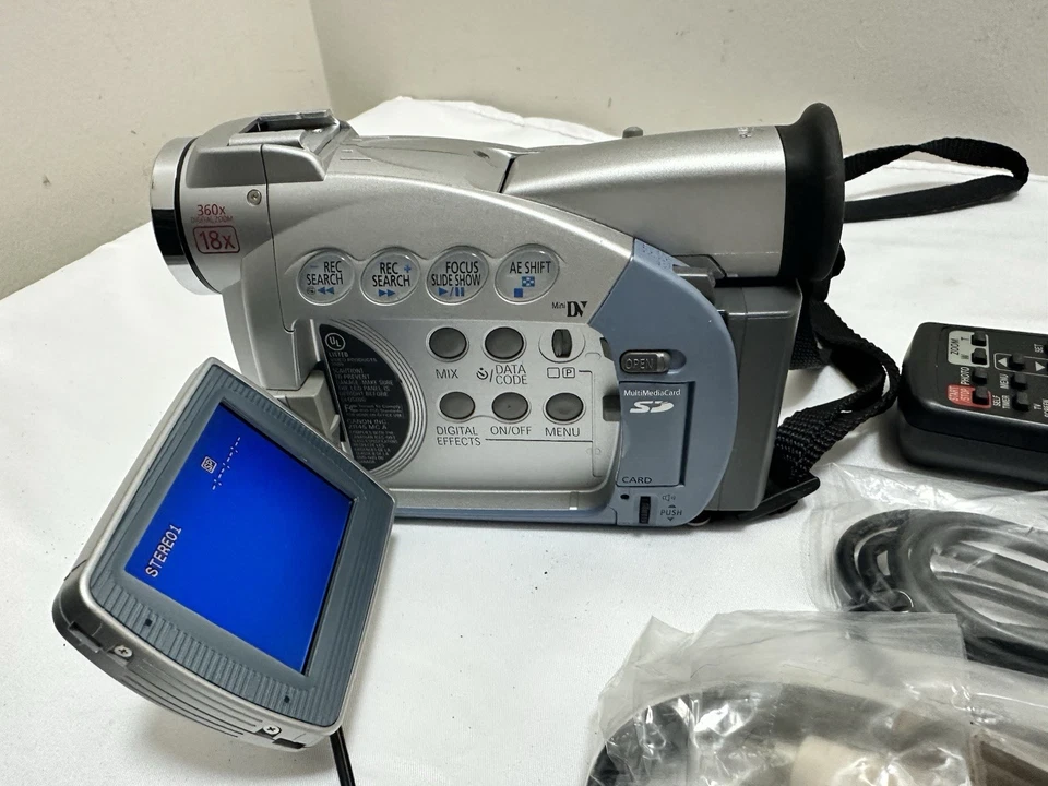 Canon ZR45MC Mini DV Camcorder Untested Clean powers up - Image 4 of 4