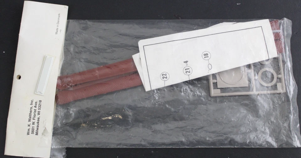 Walthers Ho Scale Cornerstone Series Brick Smoke Stacks 933-3509 (603) - Image 2 of 2