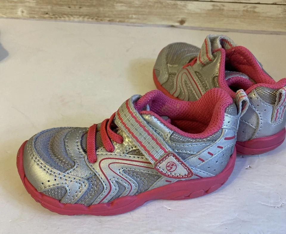 Stride Rite Size 5.5 Toddler Girl Sneakers Easy Closure Silver And Pink Leather - Image 3 of 4