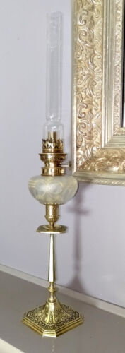 FRENCH SATIN MOULDED GILT & ENAMEL + EMBOSSED BRASS PEG KEROSENE/OIL LAMP - Picture 4 of 20