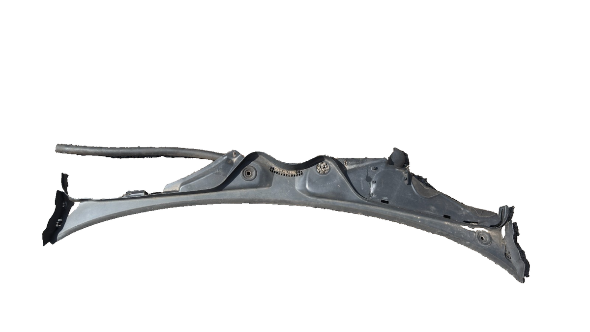 MERCEDES-BENZ E W211 Front Wiper Cowl Trim A2118301313 2.99 Diesel
