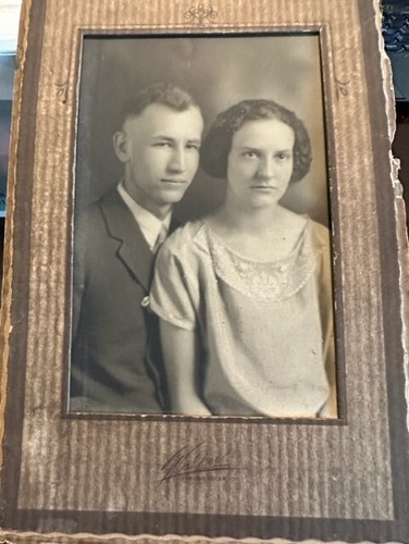 Young couple by Walker Studios Bowling Green Ohio TX - Picture 2 of 6