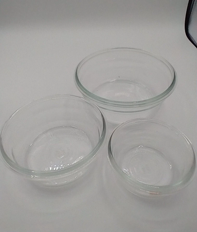 Glasslock Oven and Microwave Safe Food Storage Containers 5 Piece - No lids - Image 4 of 4