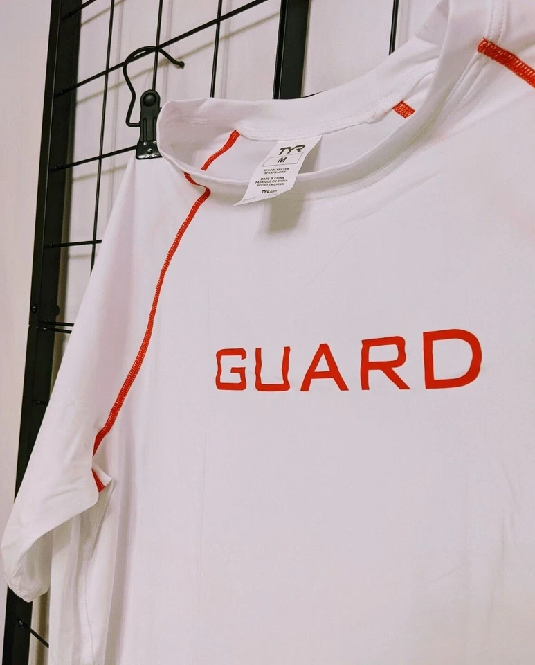 Camiseta RashGuard manga corta TYR para hombre blanca y roja tallas M y XL Foto 4 de 4