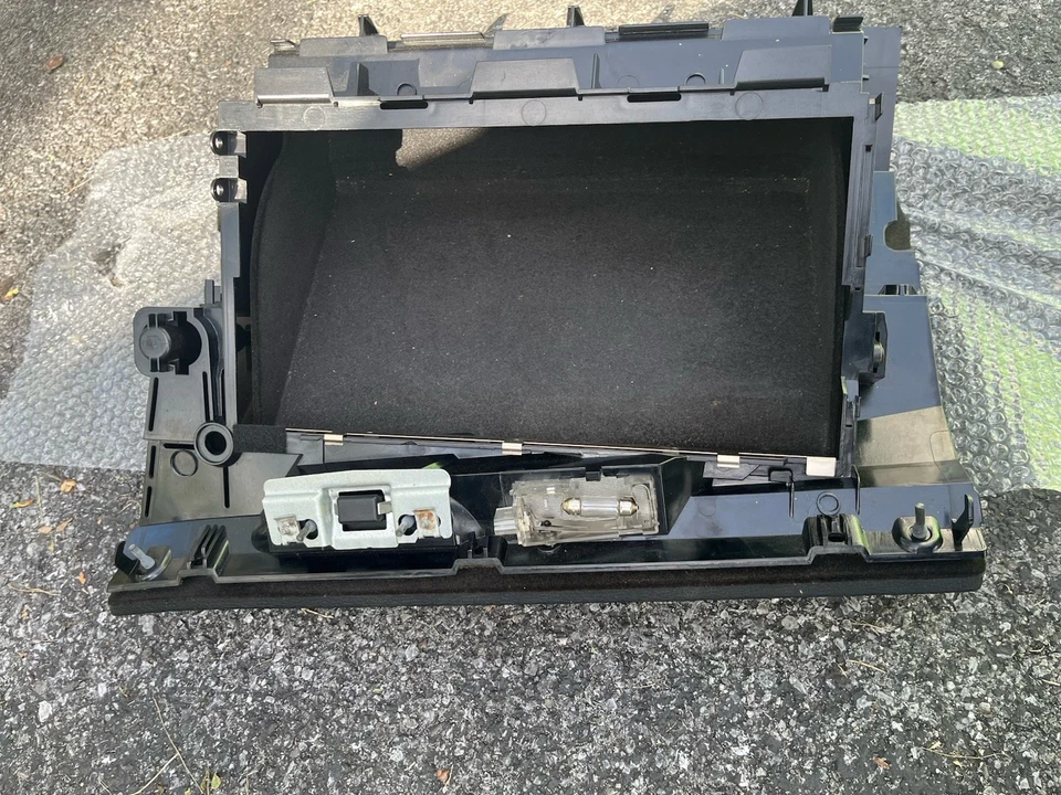 04-10 GUANTERA BMW X3 NEGRA E83 COMPARTIMENTO DE ALMACENAMIENTO TABLERO LADO PASAJERO OEM  Foto 3 de 4