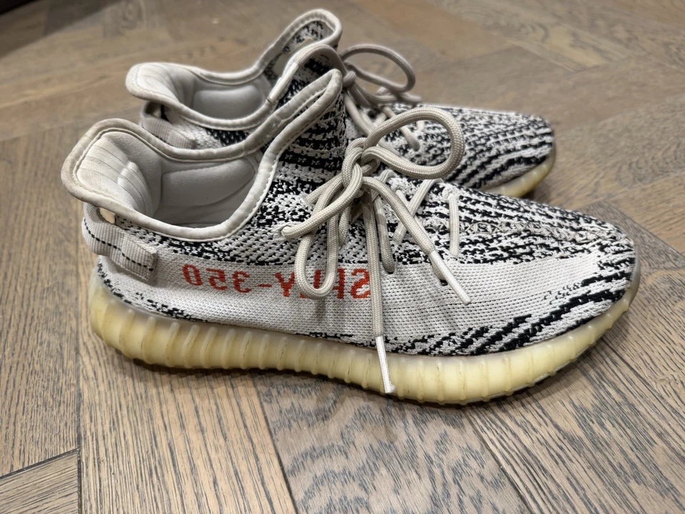 Adidas Yeezy Boost 350 V2, photo 2 of 5