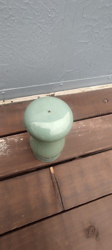 Denby Green Salt Shaker Small Chip On The Bottom - Picture 2 of 9