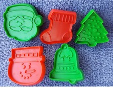 1974 HALLMARK CHRISTMAS COOKIE CUTTERS SET OF 5-SANTA TREE SNOWMAN BELL STOCKING