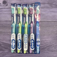 5 LOT Oral-B Advantage 3D White Vivid Toothbrush Soft 2009 P G USA - colors vary