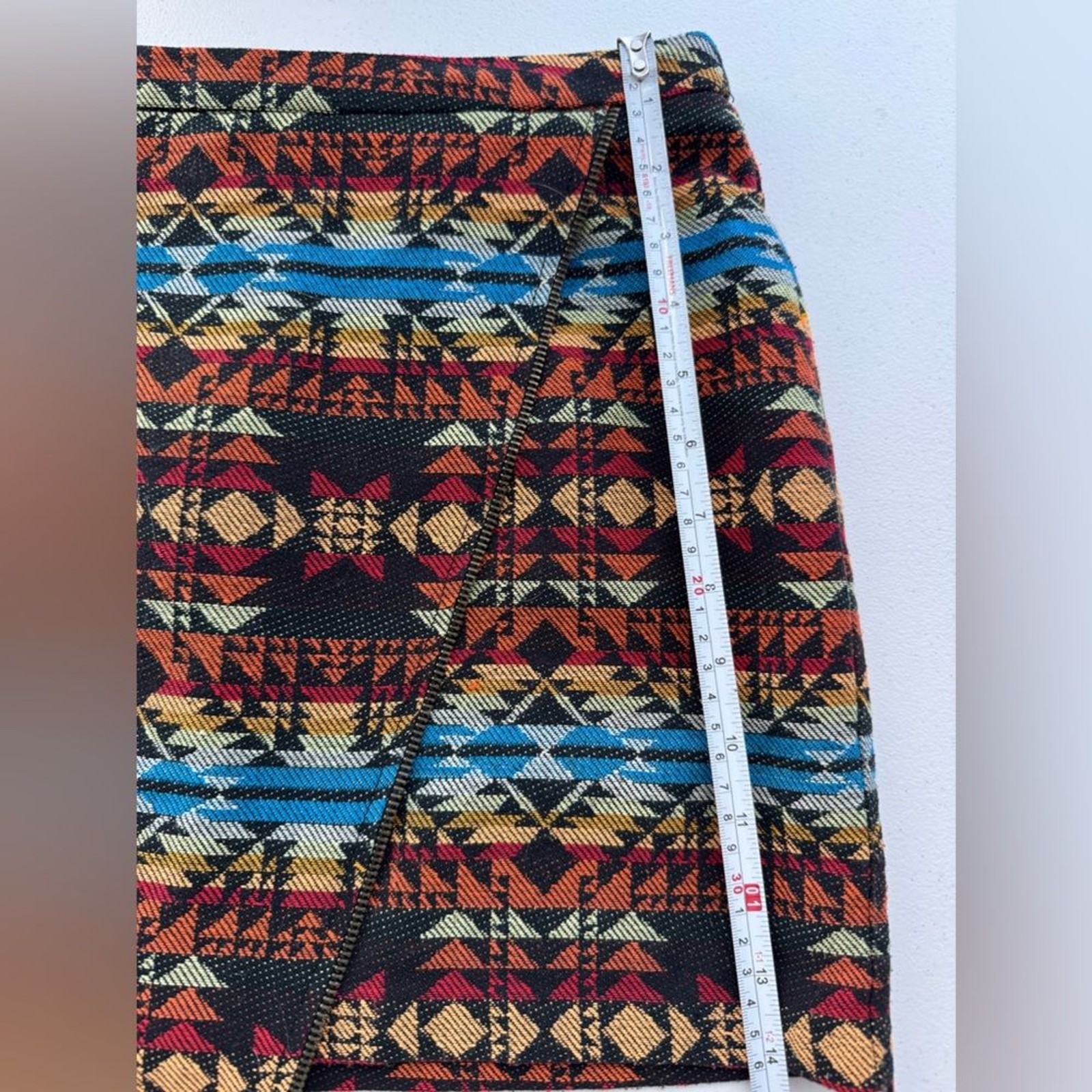 Forever 21 Aztec Patterned Asymmetrical Skirt Siz… - image 4