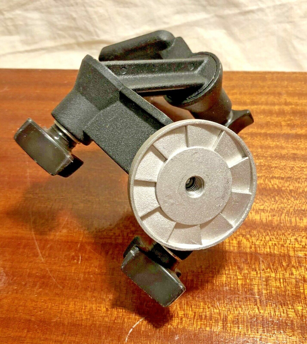 Vintage Manfrotto Bogen 3025 3D Pan Tilt Tripod Head Italy Vintage Manfrotto Bogen 3025 3D Pan Tilt Tripod Head Italy
