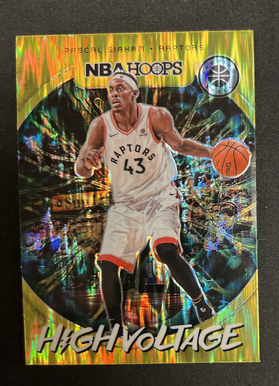 2019-20 Panini NBA Hoops Premium Stock High Voltage Flash Pascal Siakam #15