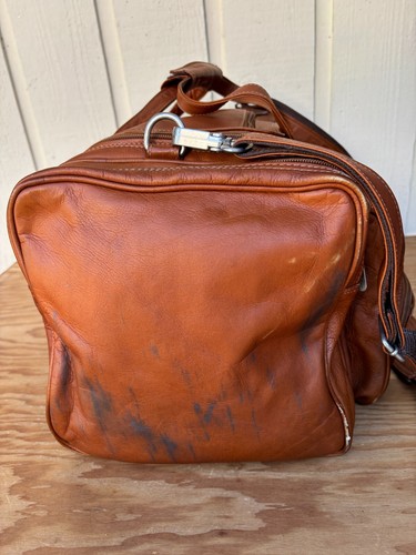 Piel Leather Colombian Leather Carry on, Weekender, Duffel bag with Pockets - Picture 8 of 21