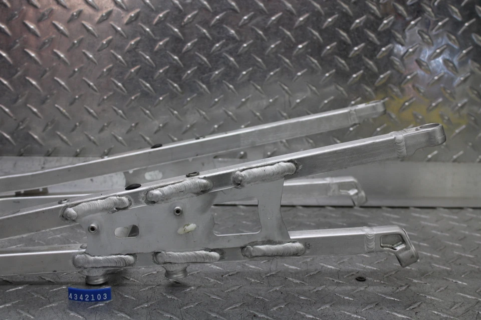 Aprilia Tuono V4R Aprc 2014 ABS subchasis trasero submarco trasero Foto 3 de 4