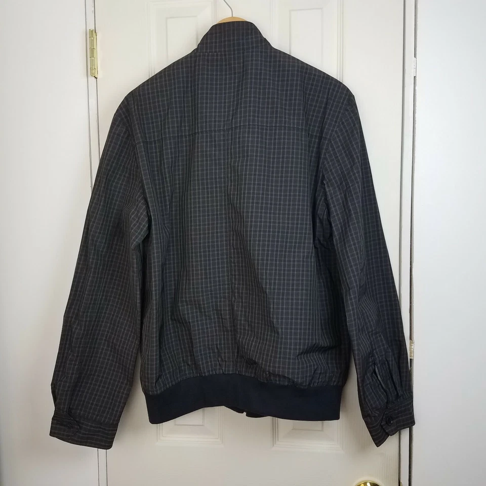 Nicole Farhi Men's 100% Nylon Lightweight Jacket size Large Bulgaria EUC Coat - Image 2 of 4