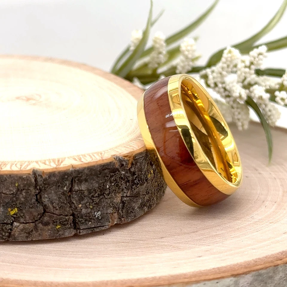 Anillo de oro amarillo de 9 mm de titanio para regalos de Navidad con incrustaciones de madera roja banda a prueba de arañazos Foto 3 de 4