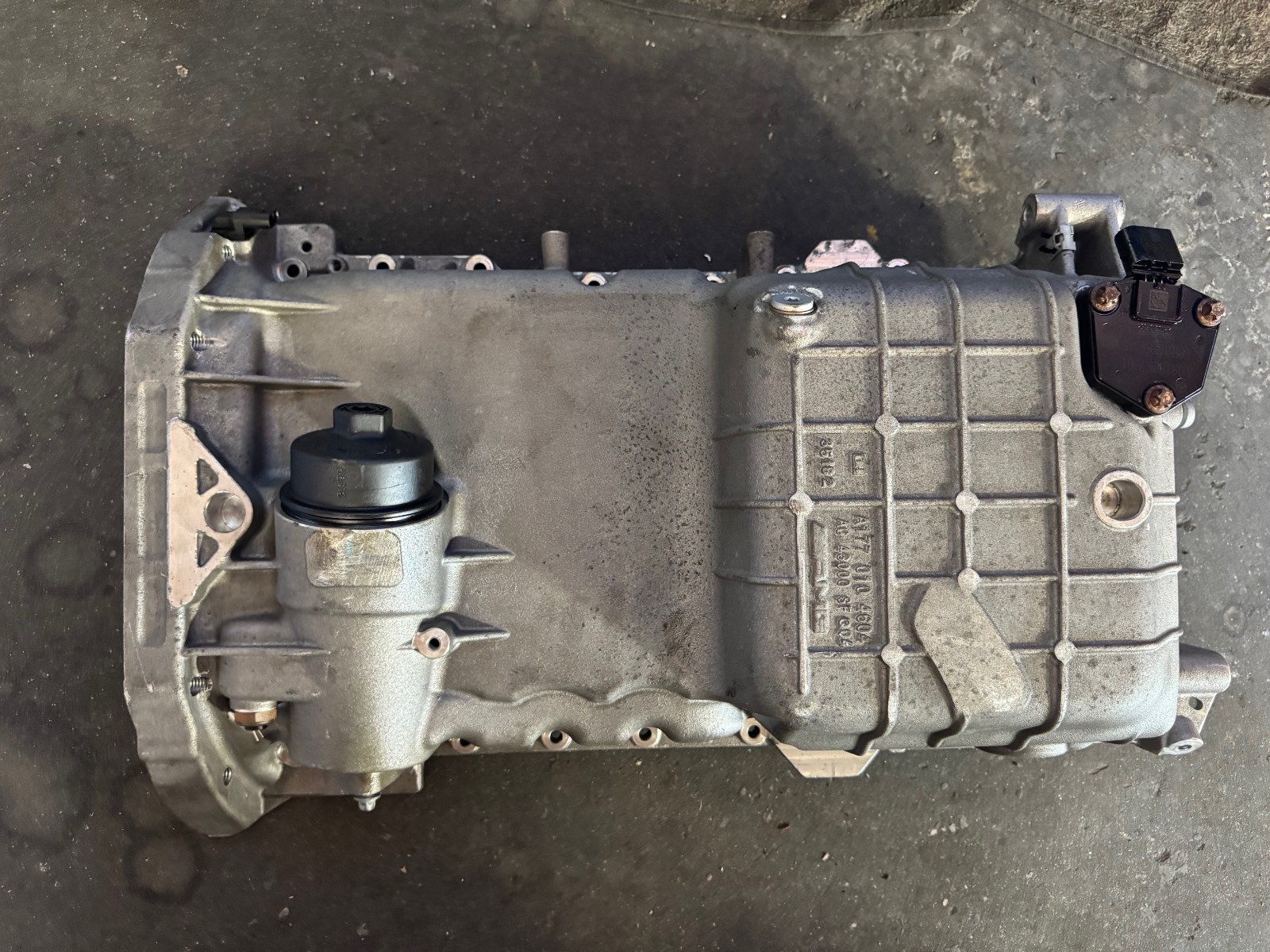 18-25 Aston Martin DB11 / Vantage 4.0L V8 M177 Engine Oil Pan 1770104604 OEM
